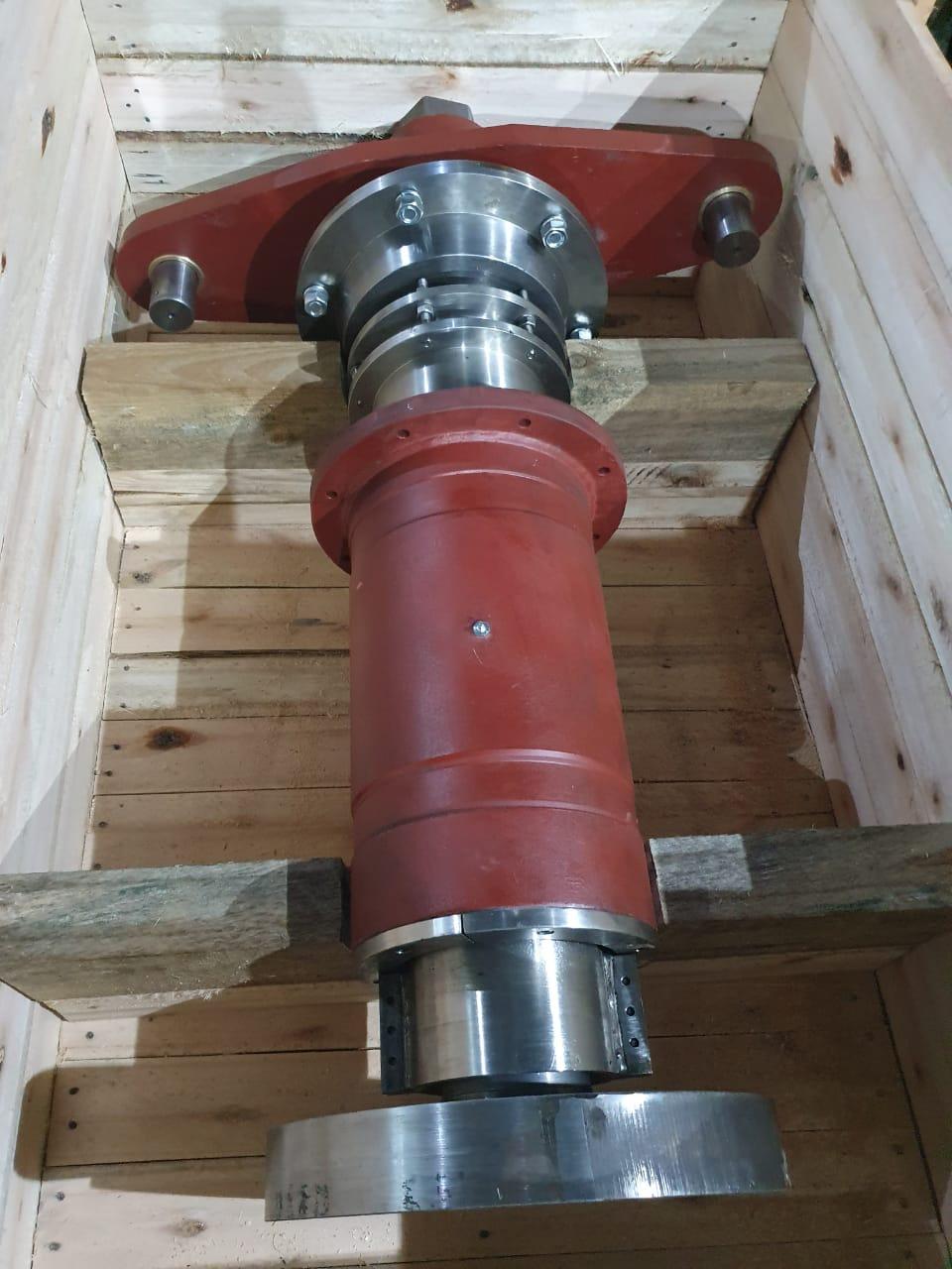 Conjunto de flanges navais.